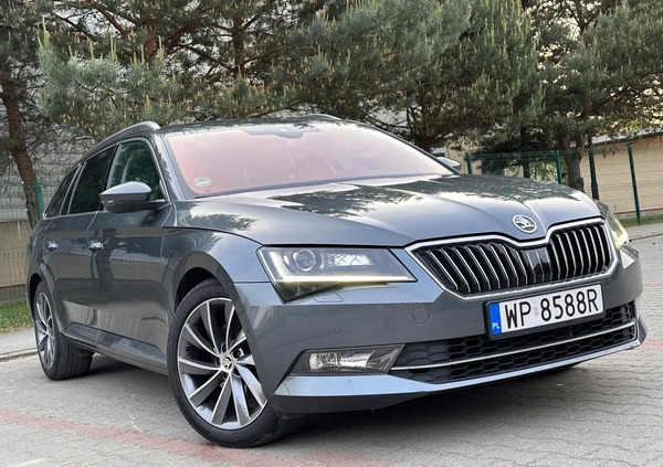 Skoda Superb cena 79900 przebieg: 164000, rok produkcji 2017 z Płock małe 742